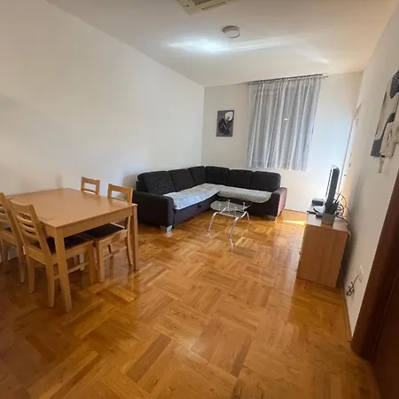 Mika Apartman *